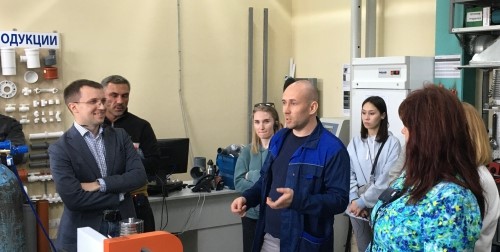 Завод ПК КОНТУР посетила делегация из Тюмени